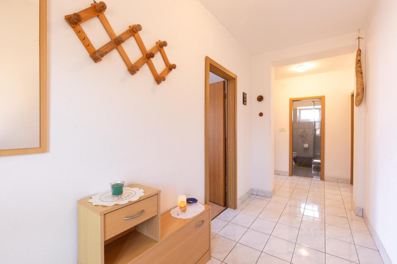 2-Bedroom Krk Apartment - Near Krk Beaches & Town! Krk Town Extérieur photo