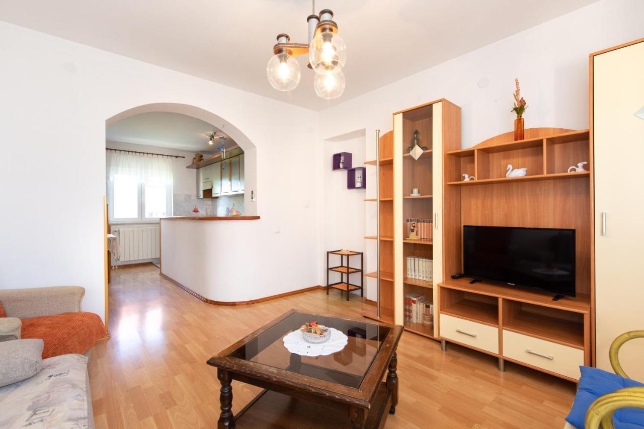 2-Bedroom Krk Apartment - Near Krk Beaches & Town! Krk Town Extérieur photo